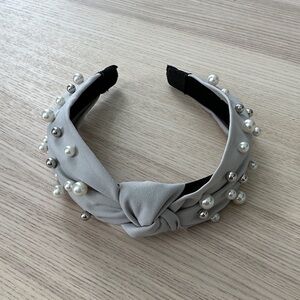 Elegant Gray Pearl-Studded Headband